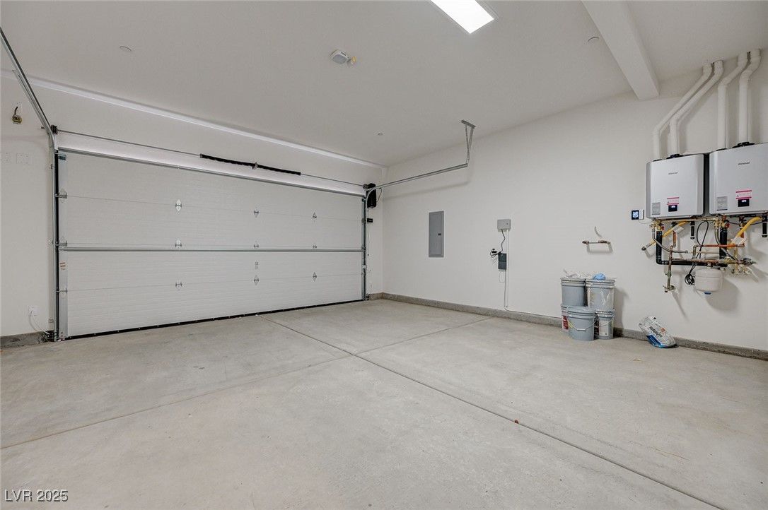 Garage, Interior