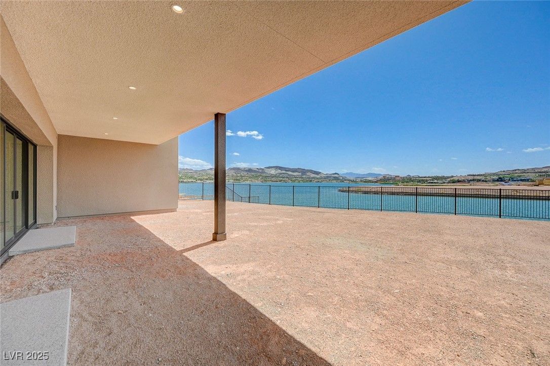 Exterior, Pool, Water