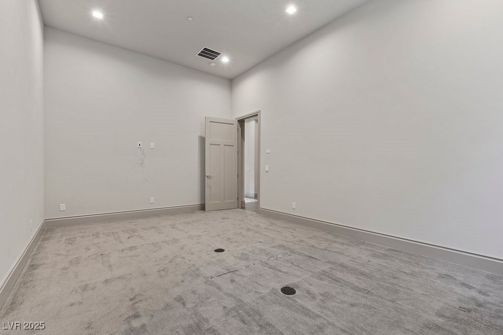 Empty room, Interior, Recessed Lighting