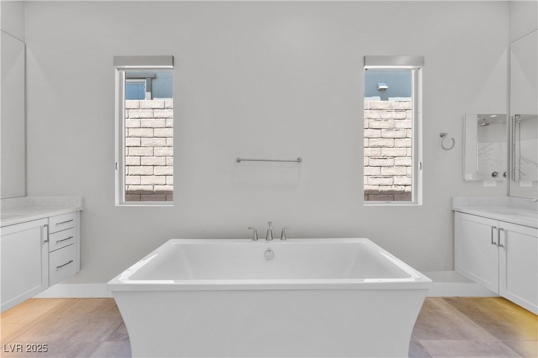 Bathroom, Free Standing Baths, Interior