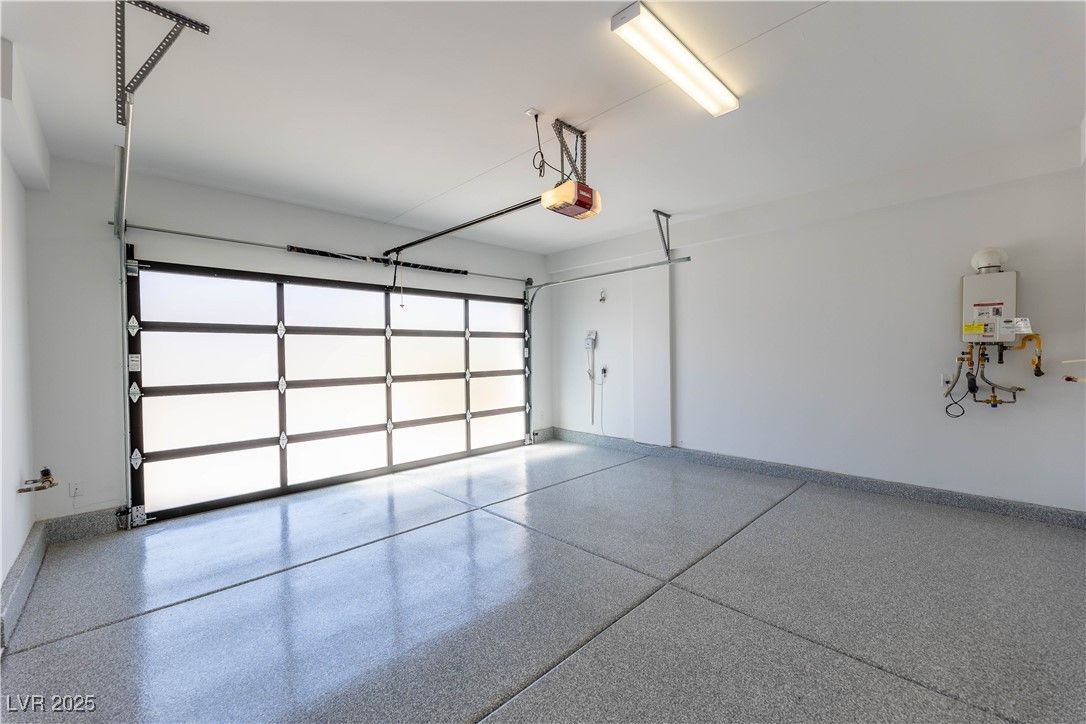 Garage, Interior