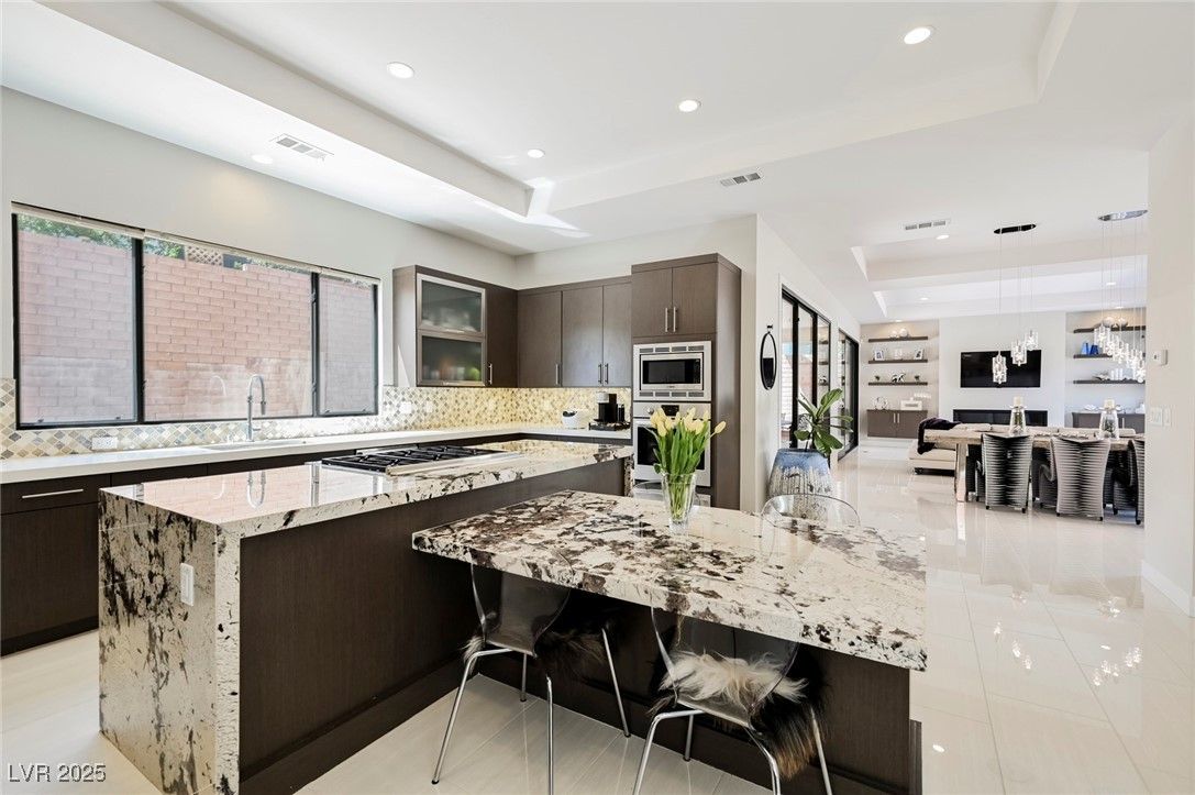 Dining room, Interior, Kitchen, Pendant Lights, Recessed Lighting, Stainless Steel Appliances