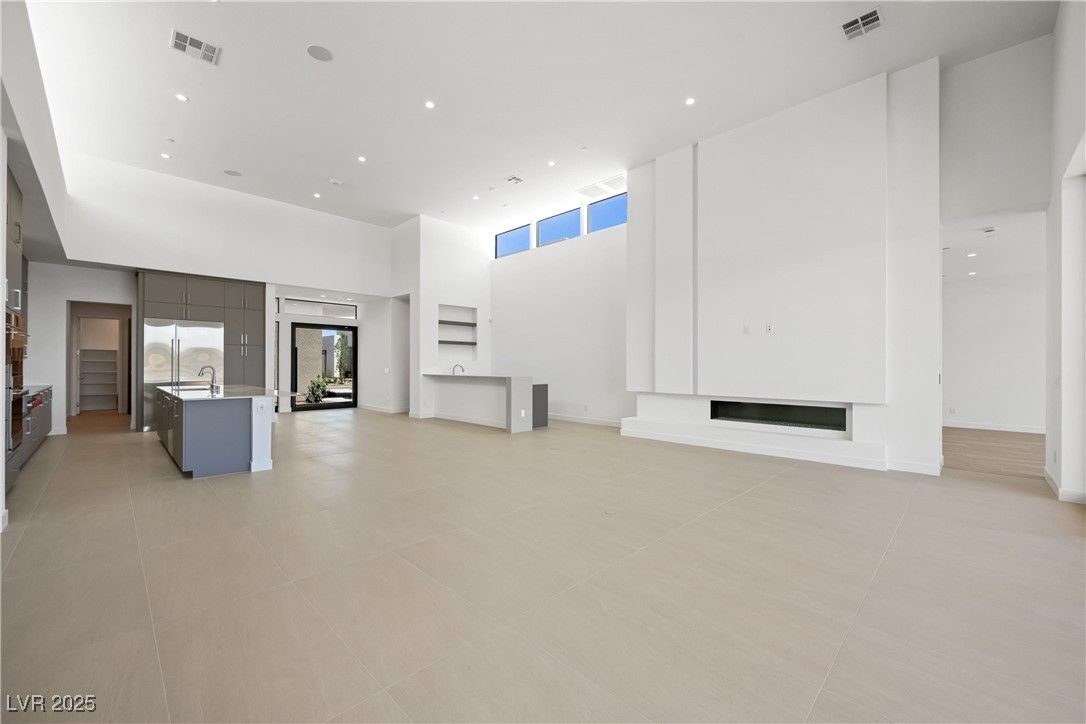 Empty room, Fireplace, Interior, Kitchen, Recessed Lighting