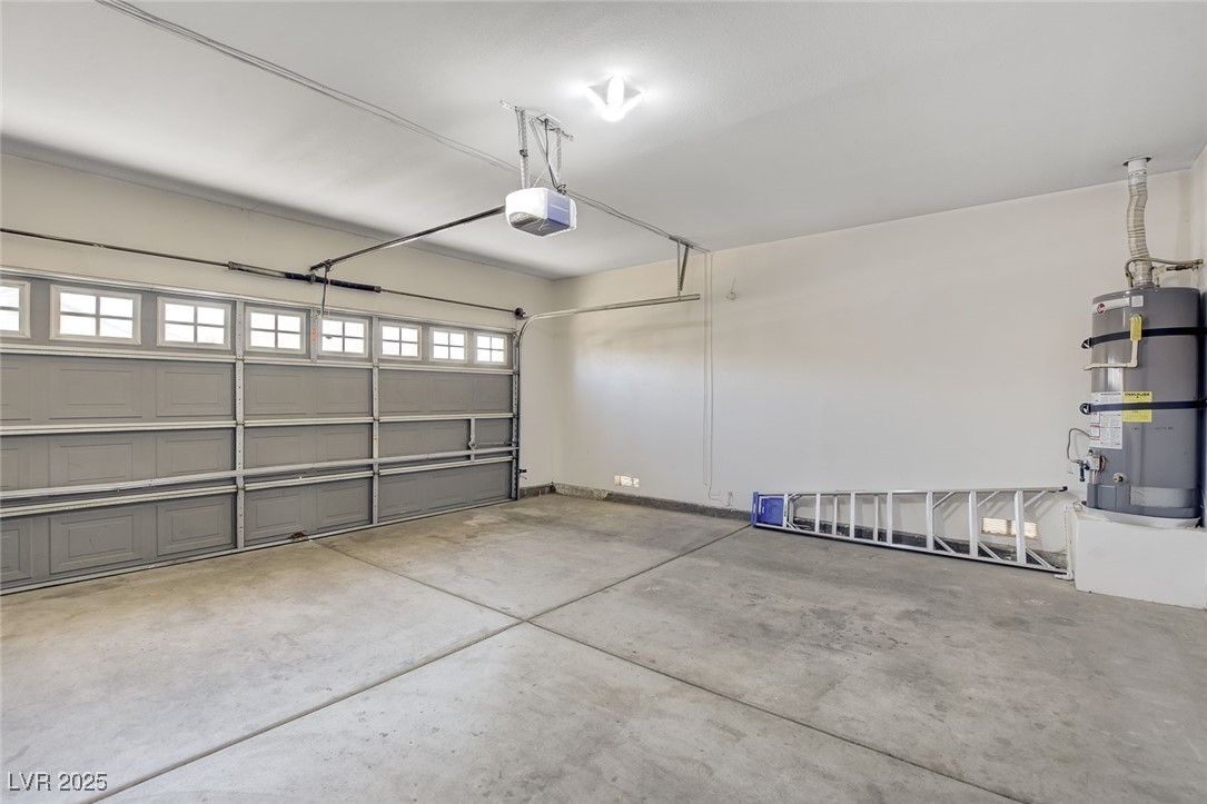Garage, Interior