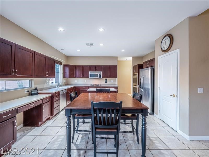 Dining room, Interior, Kitchen, Recessed Lighting, Stainless Steel Appliances