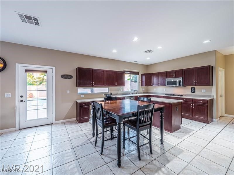 Dining room, Interior, Kitchen, Recessed Lighting, Stainless Steel Appliances