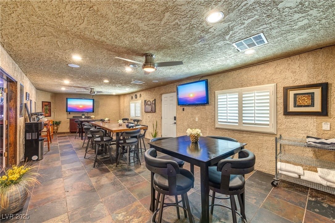 Dining room, Interior, Recessed Lighting