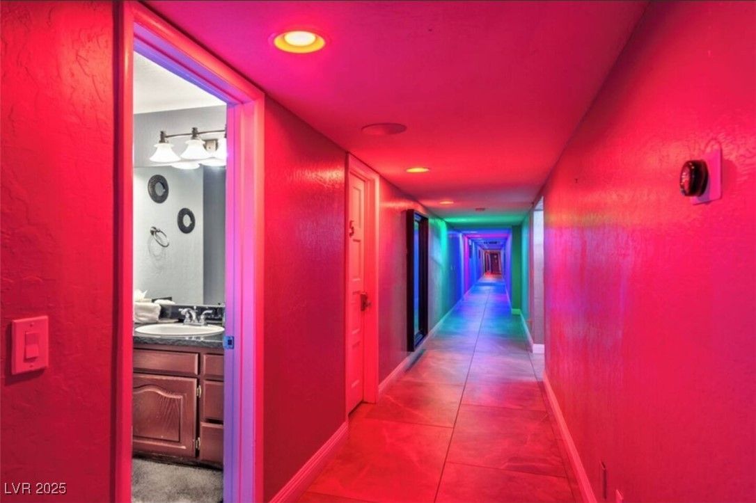 Bathroom, Interior, Recessed Lighting
