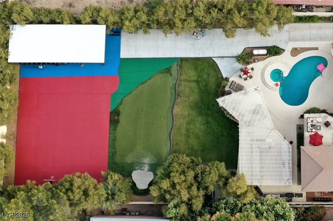 Exterior, Drone