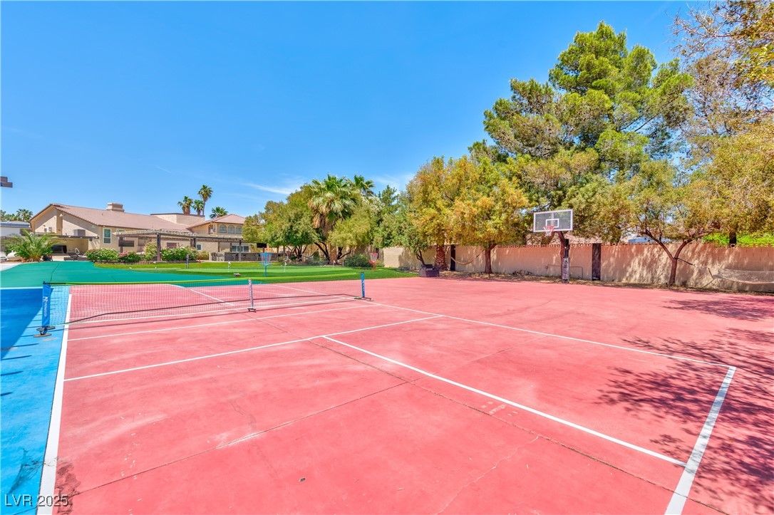 Exterior, Tennis Courts
