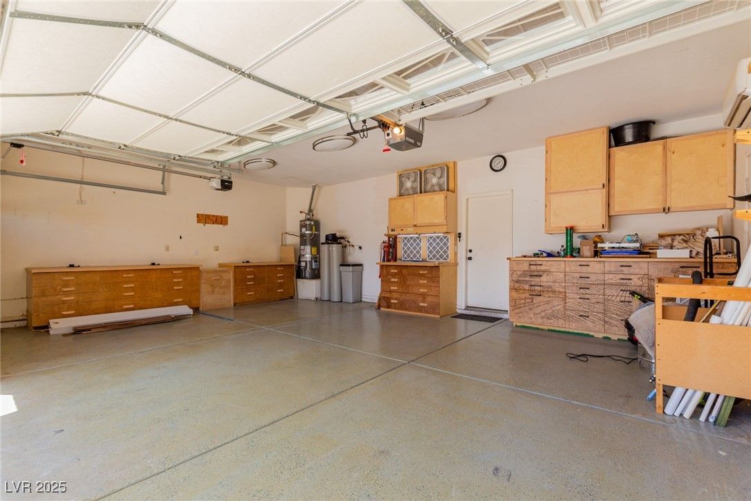 Garage, Interior