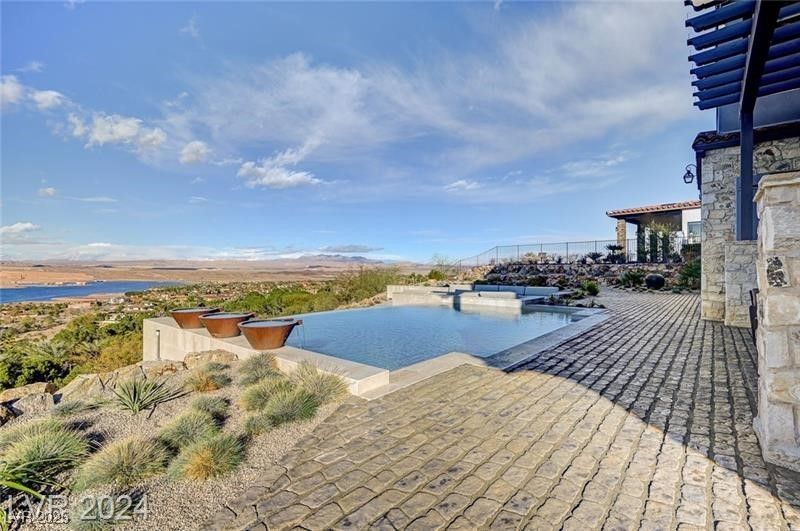 Exterior, Pool, Water