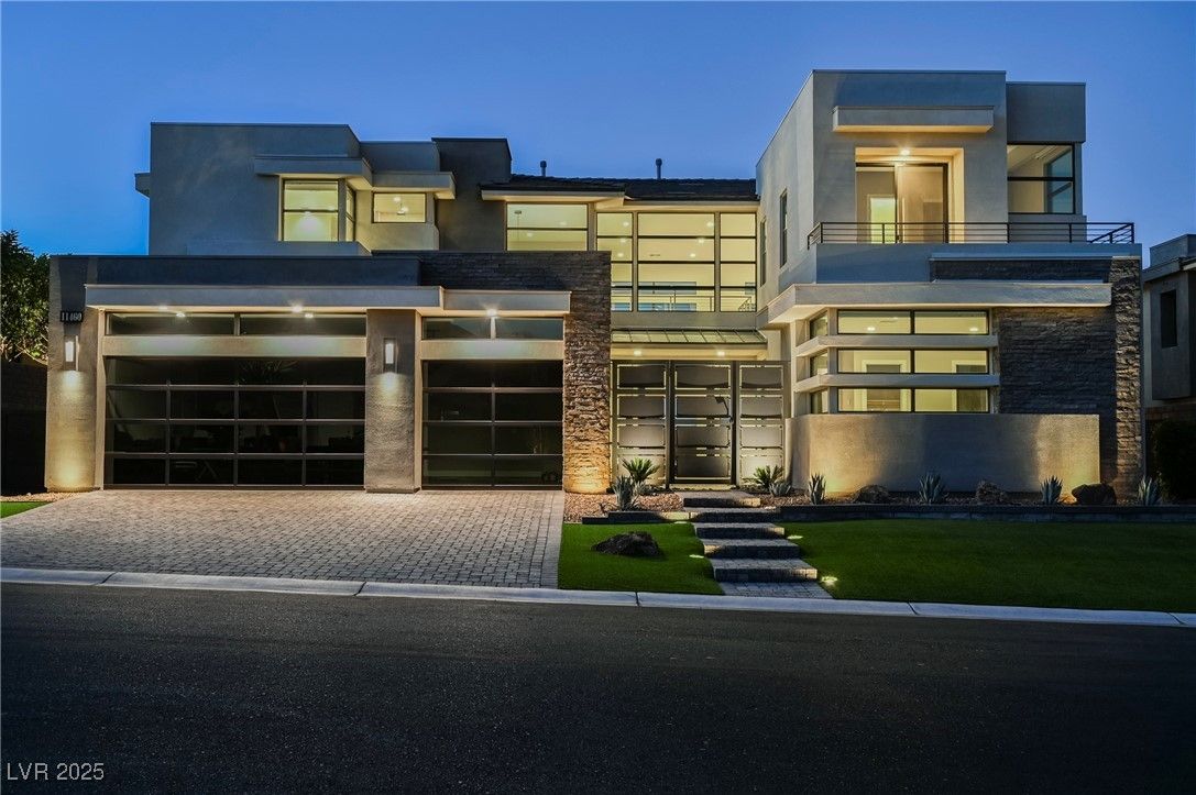 Attached, Exterior, Facade, Modern