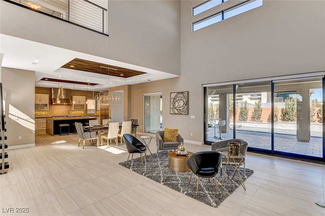 Dining room, Interior, Kitchen, Living room, Pendant Lights, Recessed Lighting, Stainless Steel Appliances