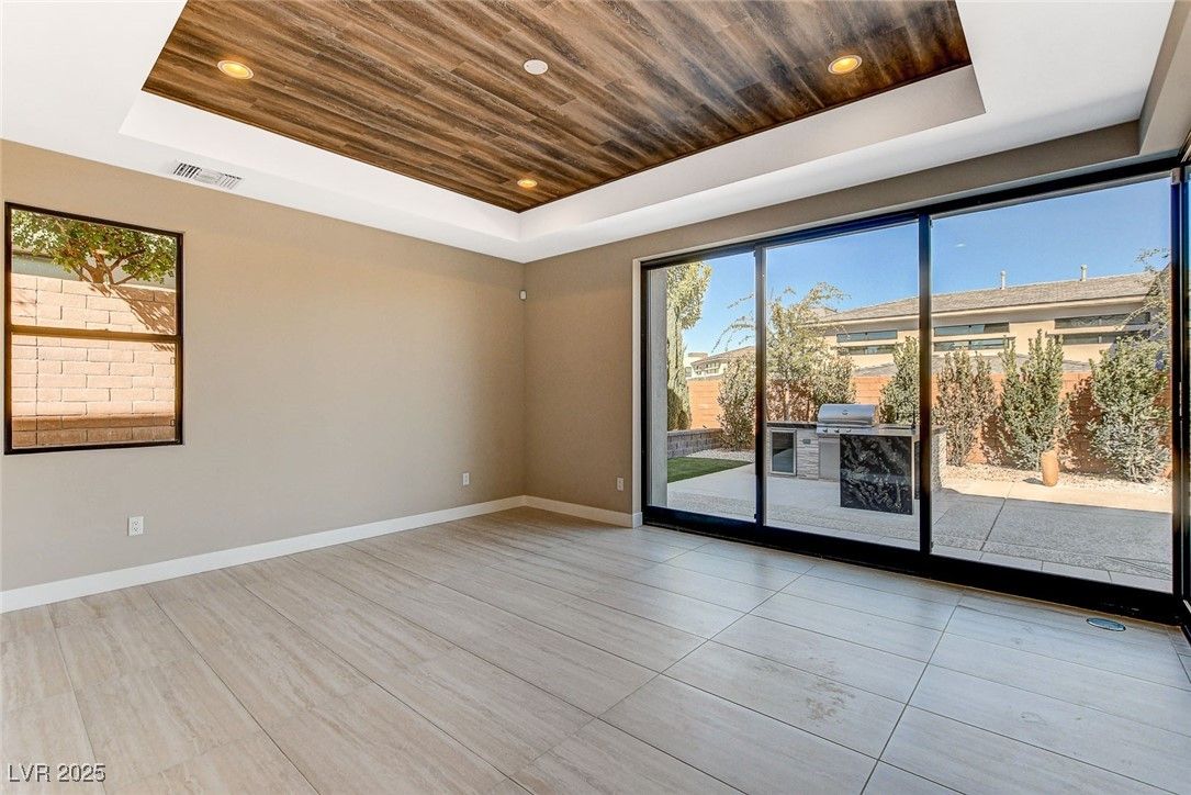 Empty room, Interior, Recessed Lighting, Wooden Ceilings, Wood Texture Flooring