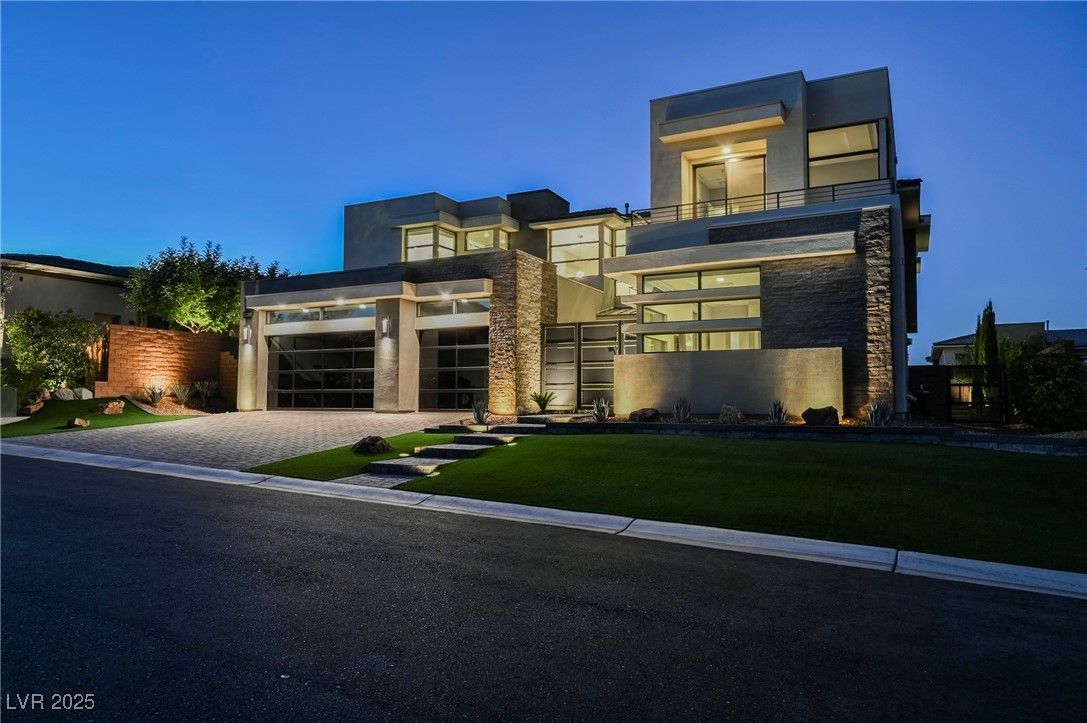Attached, Exterior, Facade, Modern