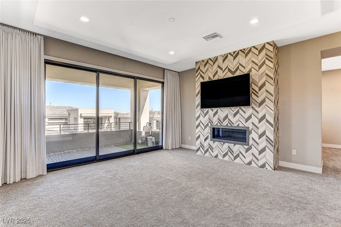 Empty room, Fireplace, Interior, Recessed Lighting
