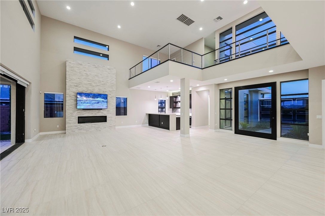 Fireplace, Interior, Recessed Lighting