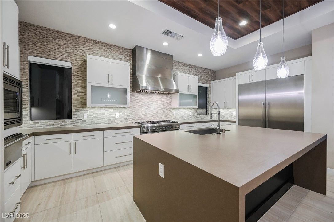 Interior, Kitchen, Pendant Lights, Recessed Lighting, Stainless Steel Appliances
