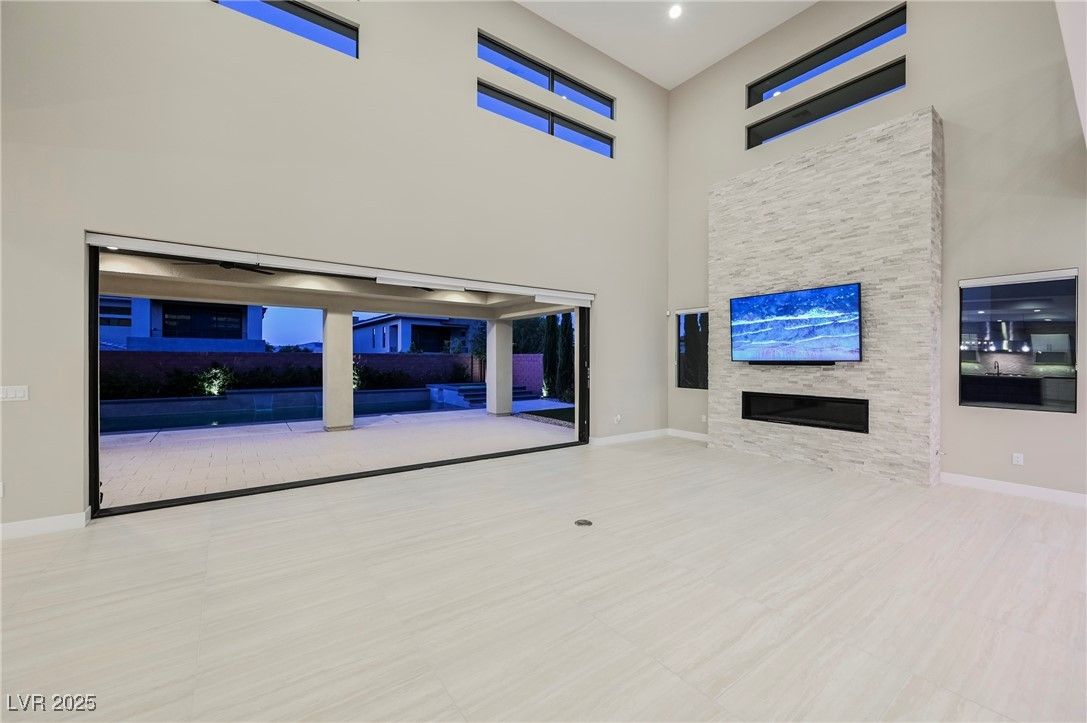 Empty room, Fireplace, Interior, Recessed Lighting