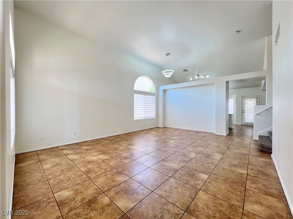 Empty room, Interior, Pendant Lights