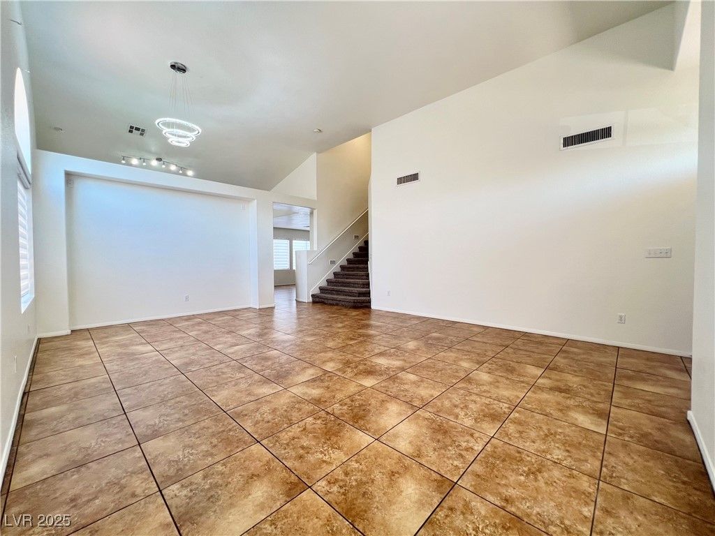 Empty room, Interior, Pendant Lights
