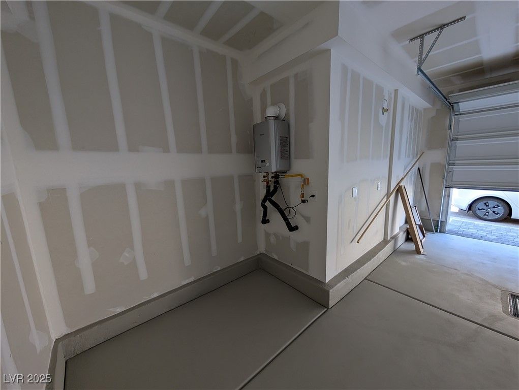 Empty room, Garage, Interior