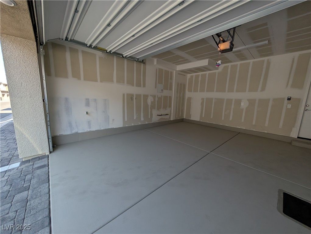 Garage, Interior