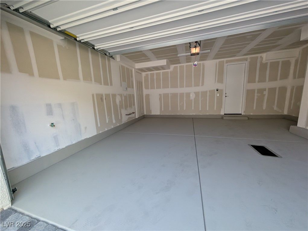 Garage, Interior