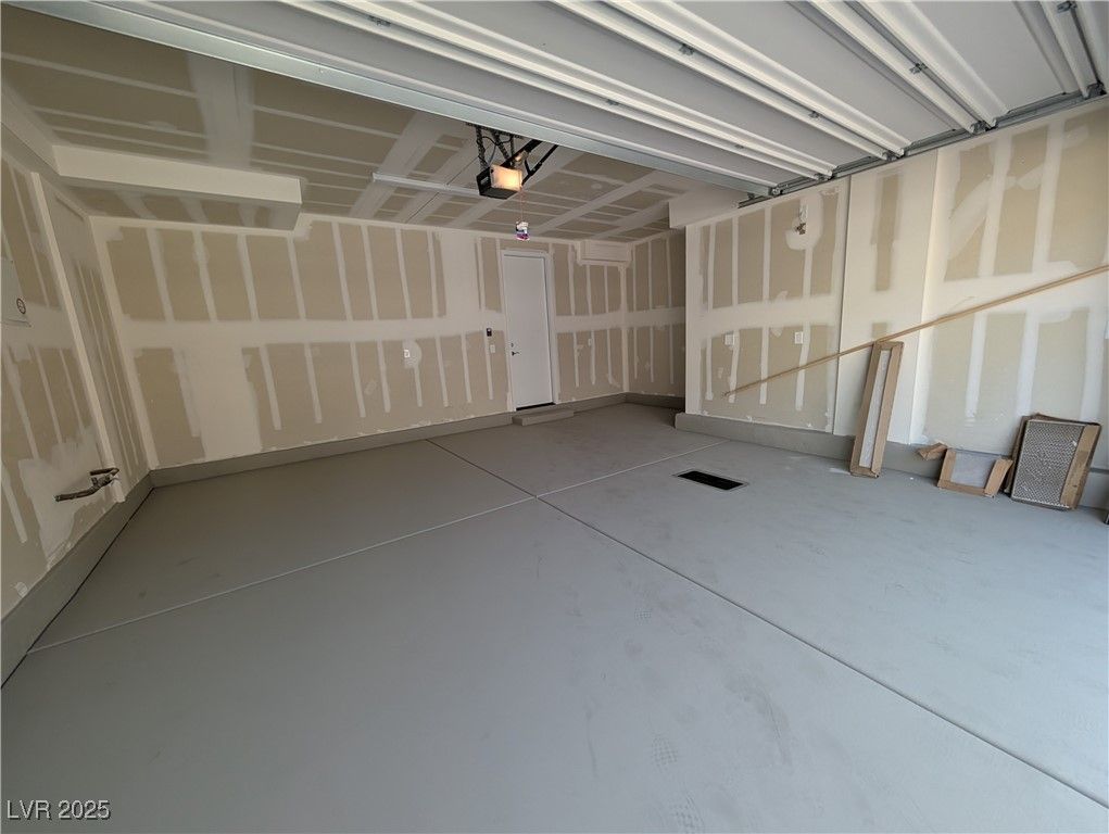 Garage, Interior