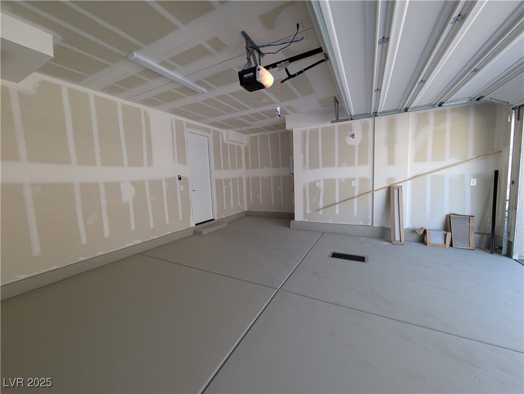Garage, Interior