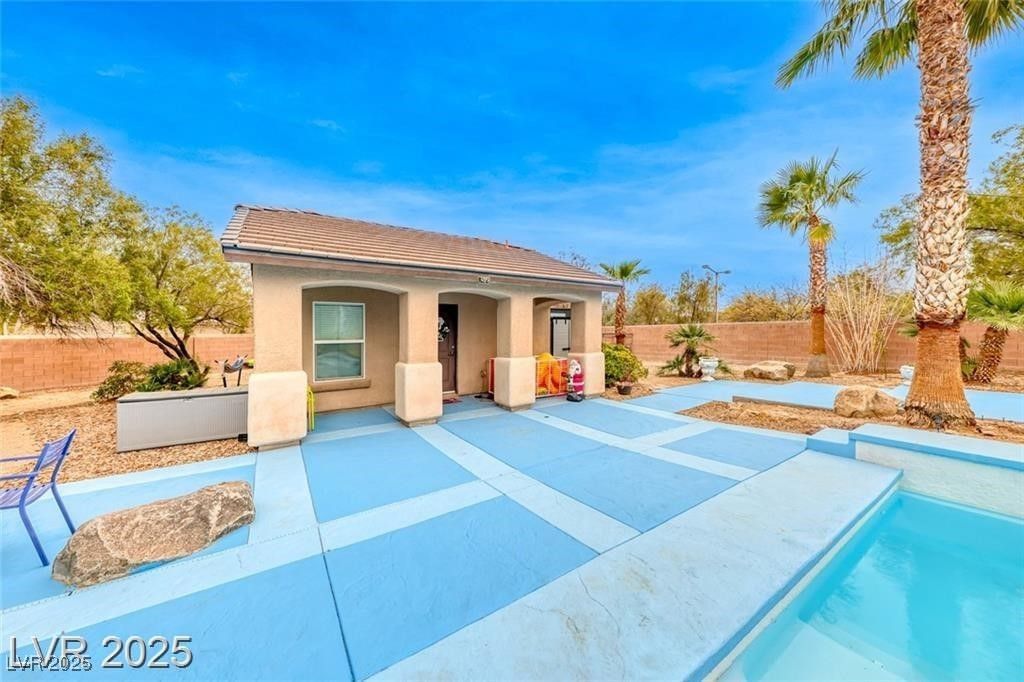 Backyard, Exterior, Pool