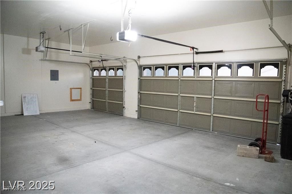 Garage, Interior