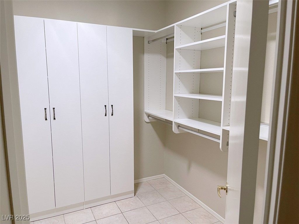 Interior, Walk-in Closets