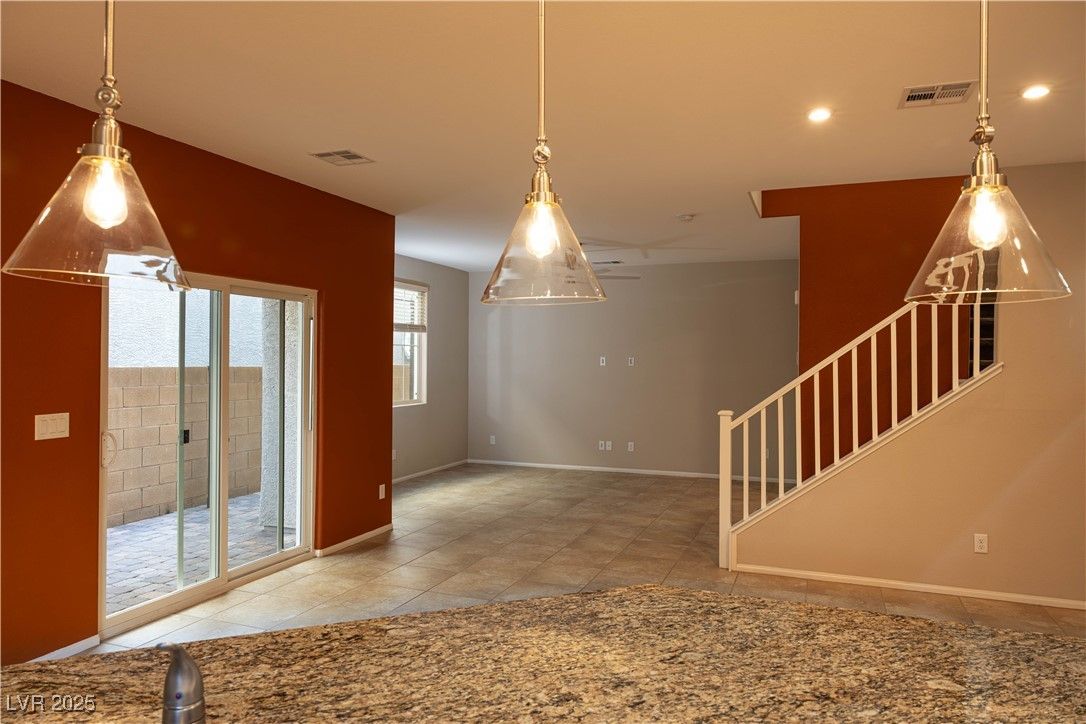 Empty room, Interior, Pendant Lights, Recessed Lighting