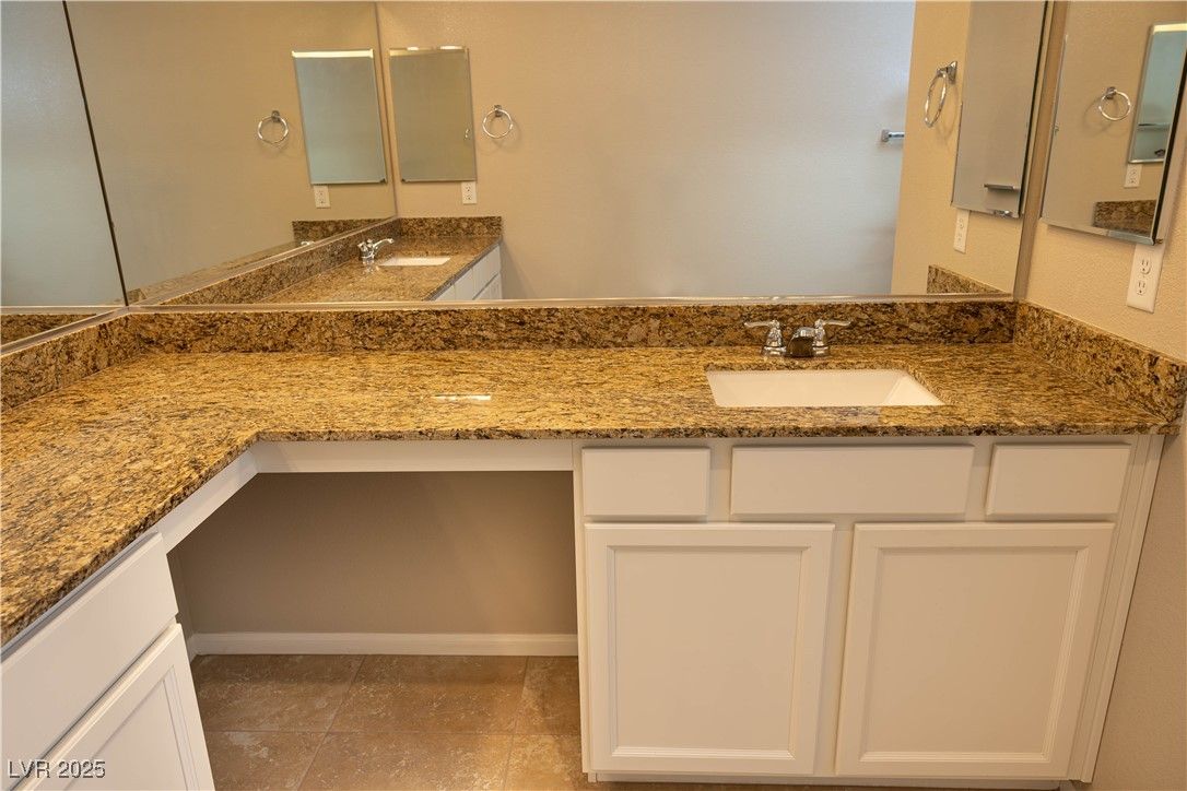Bathroom, Dual Sink Vanities, Interior