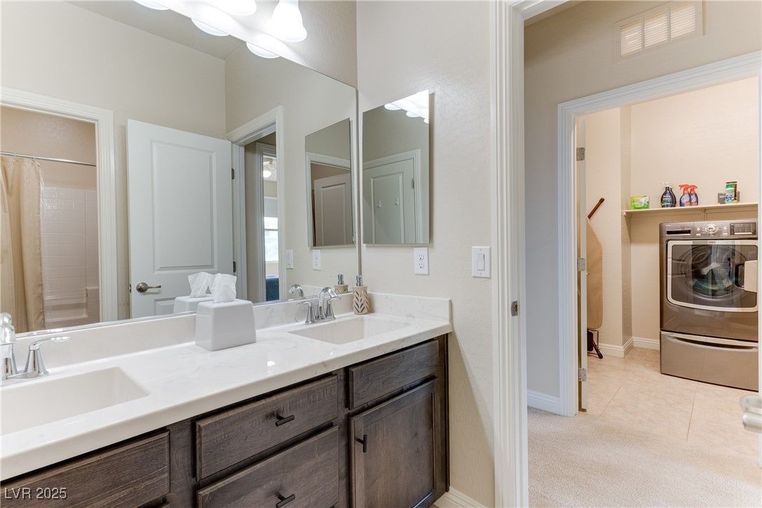 Bathroom, Dual Sink Vanities, Interior