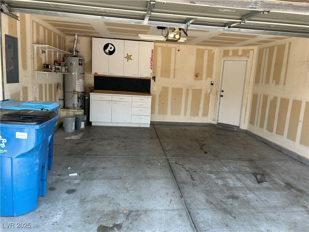 Garage, Interior
