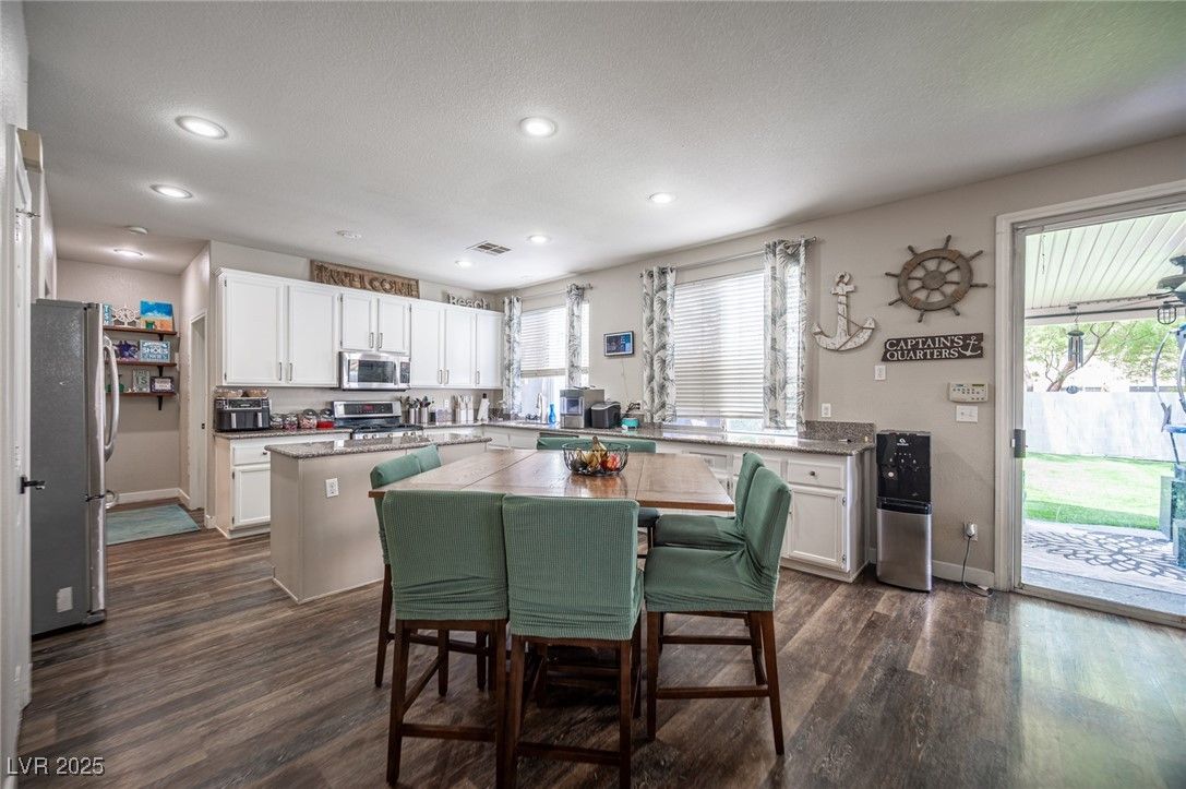 Dining room, Interior, Kitchen, Recessed Lighting, Wood Texture Flooring