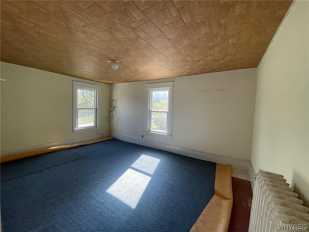 Empty room, Interior, Wooden Ceilings
