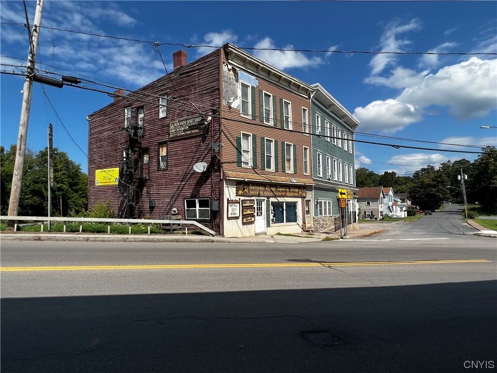 Exterior, Facade, Rowhouse