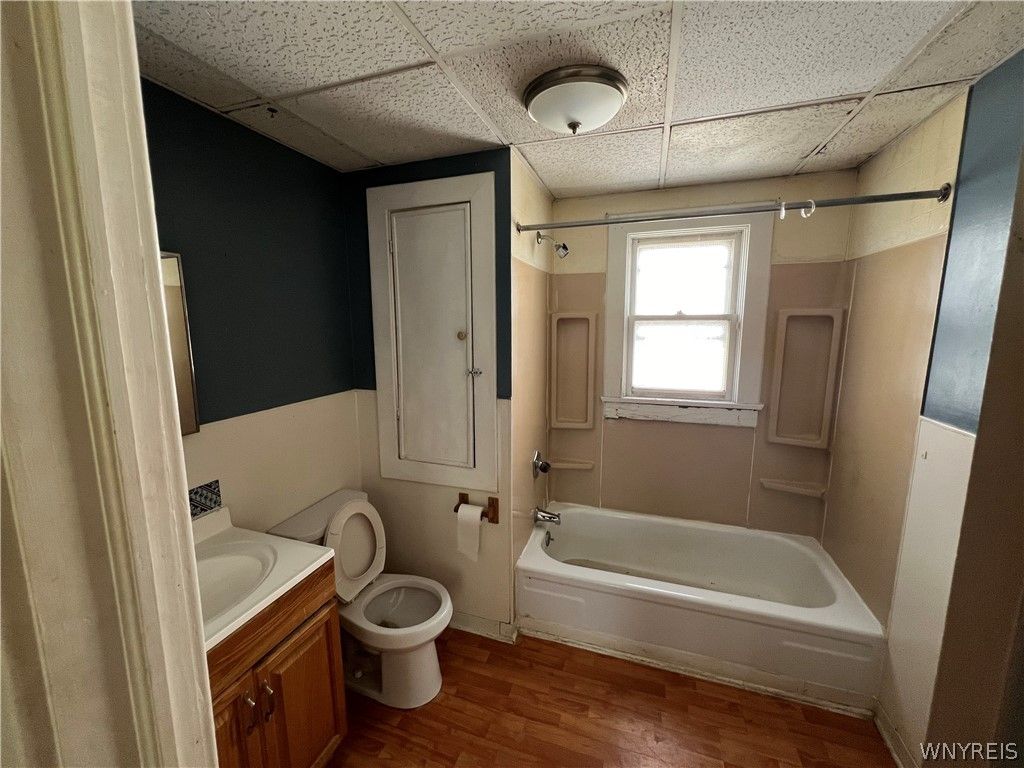 Bathroom, Interior, Wood Texture Flooring