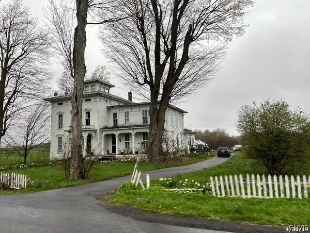 Exterior, Facade, Mediterranean