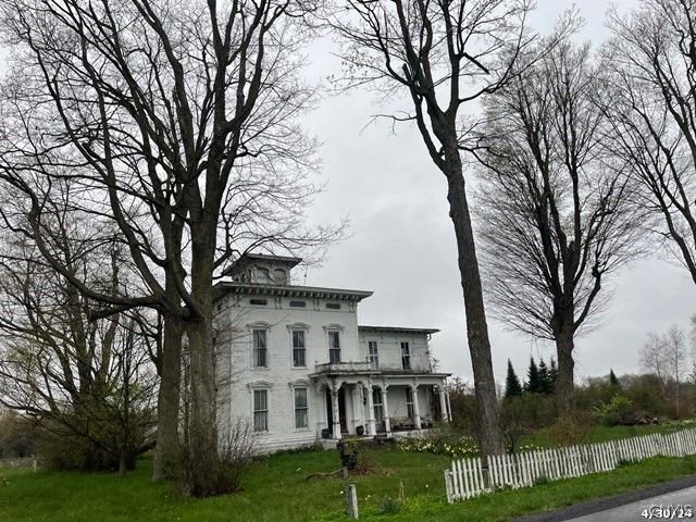 Backyard, Exterior, Facade, American Foursquare