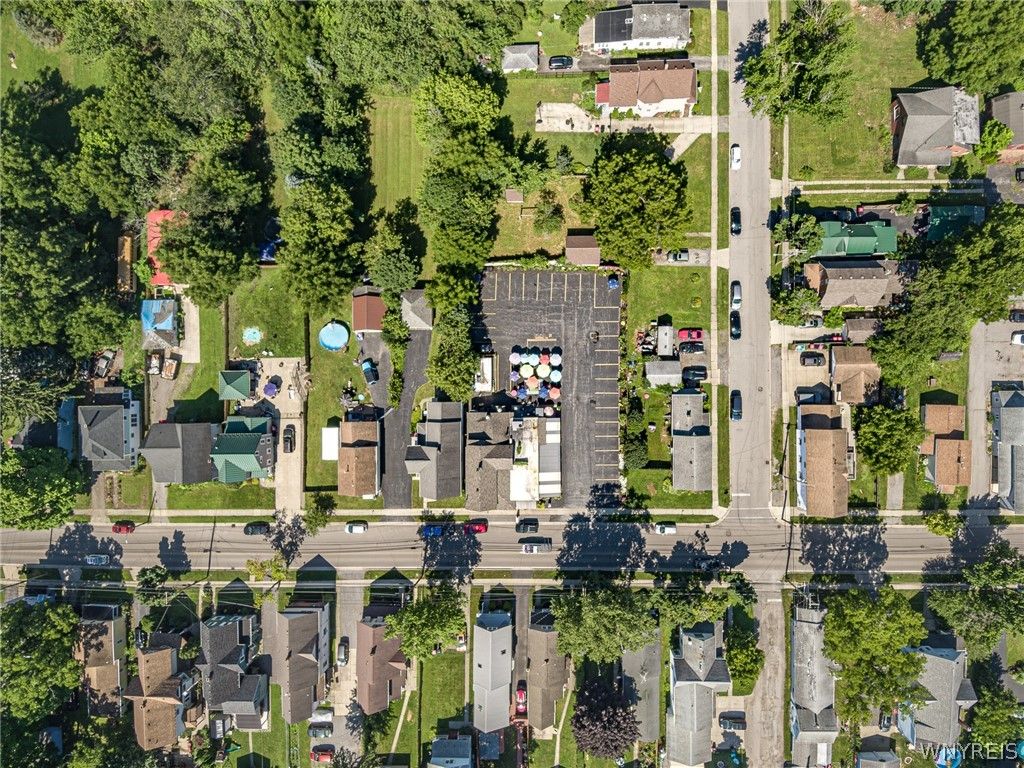 Exterior, Drone