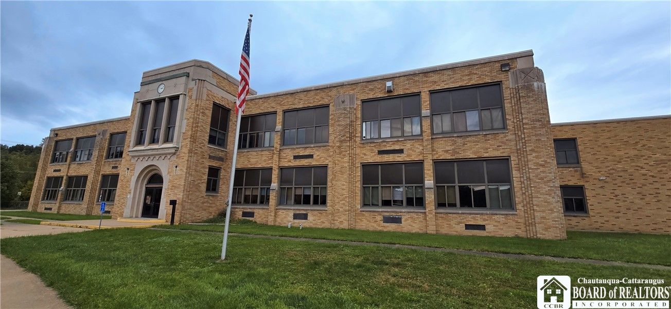 Exterior, Facade, Brick Facade, Rowhouse
