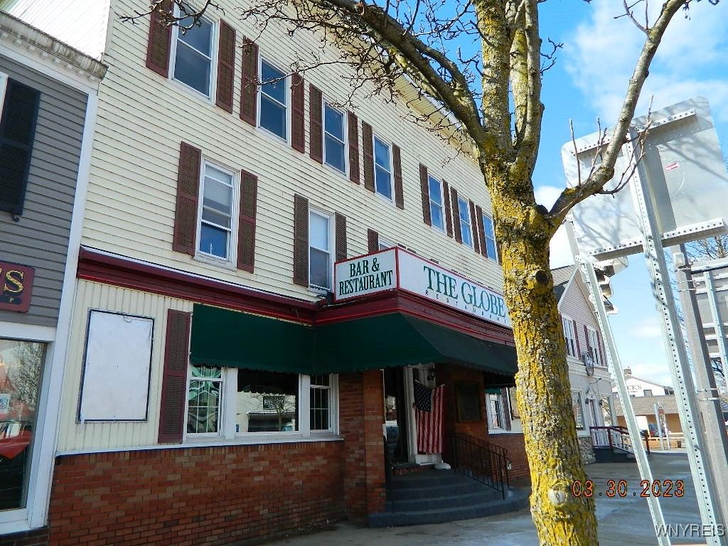 Exterior, Facade, Brick Facade, Rowhouse