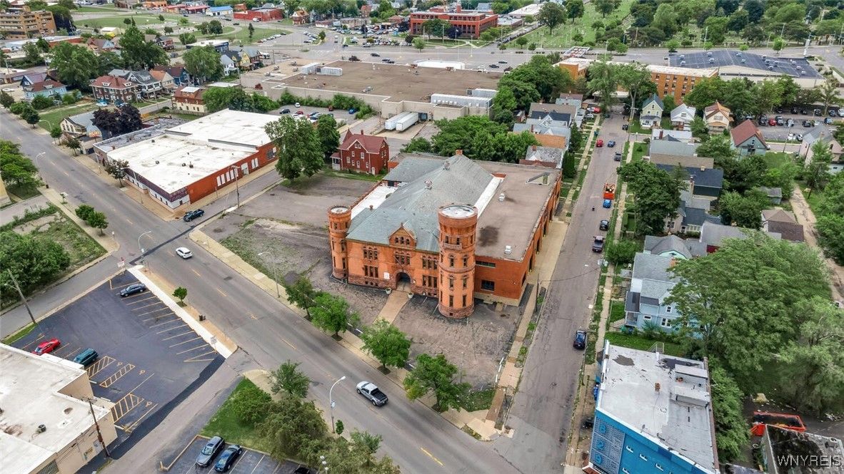 Exterior, Drone