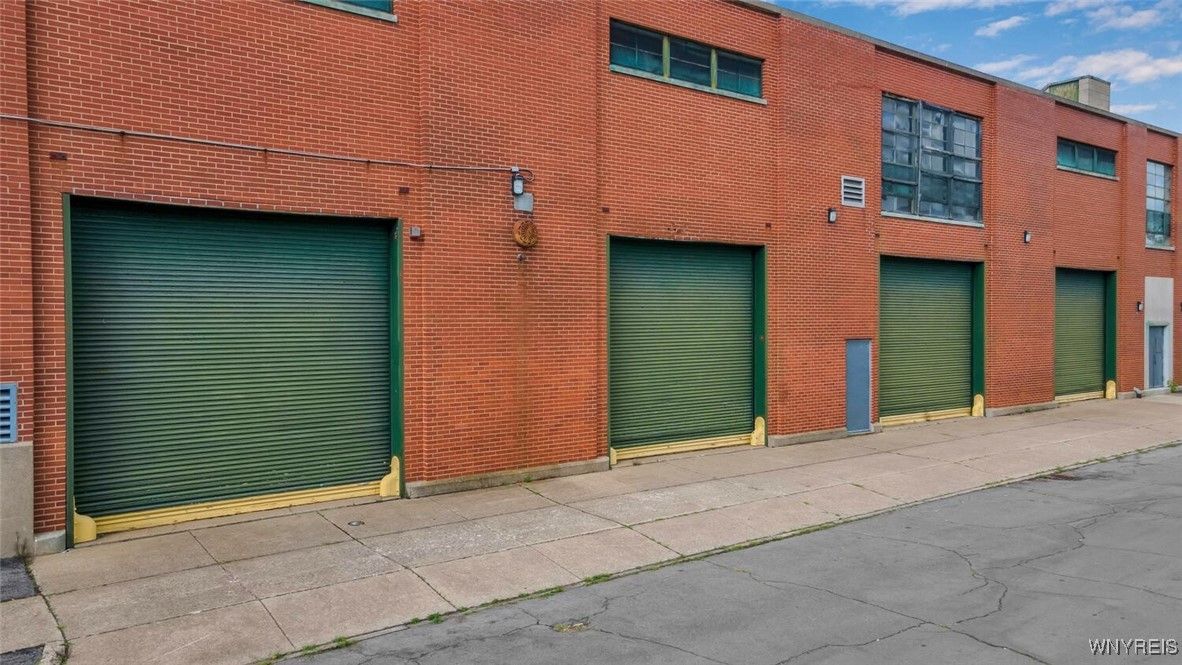 Attached, Exterior, Facade, Brick Facade, Rowhouse