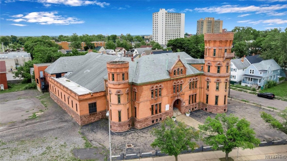 Exterior, Drone
